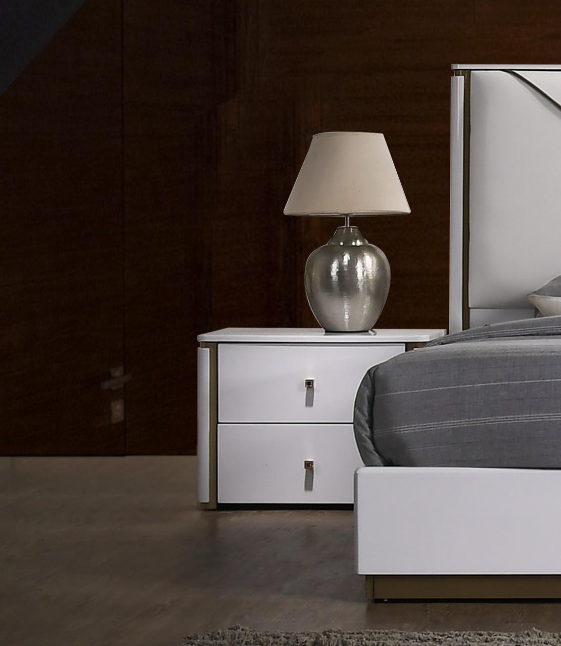 

                    
J&M Furniture Lucera Platform Bedroom Set White Leatherette Purchase 
