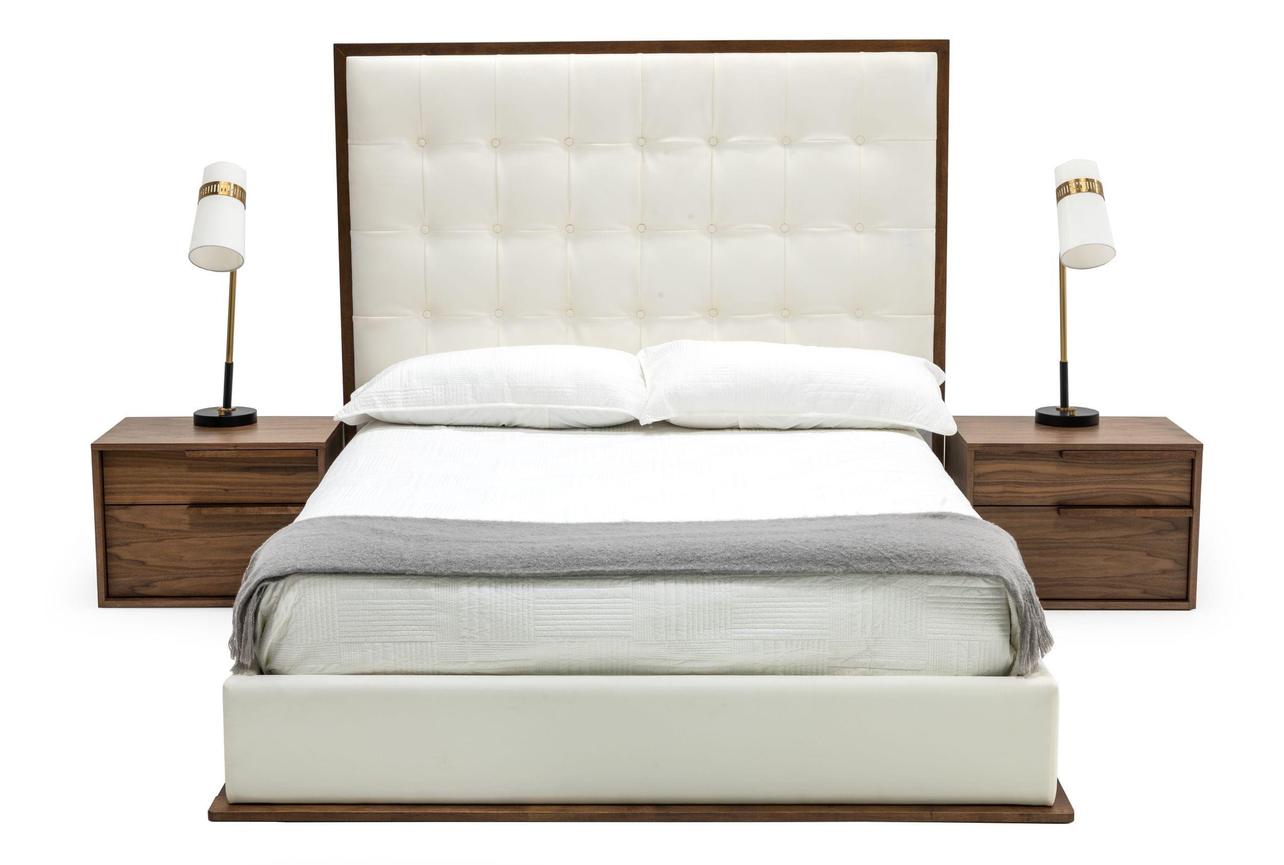 

    
White Vegan Leather & Walnut King Bedroom Set by VIG Modrest Amberlie
