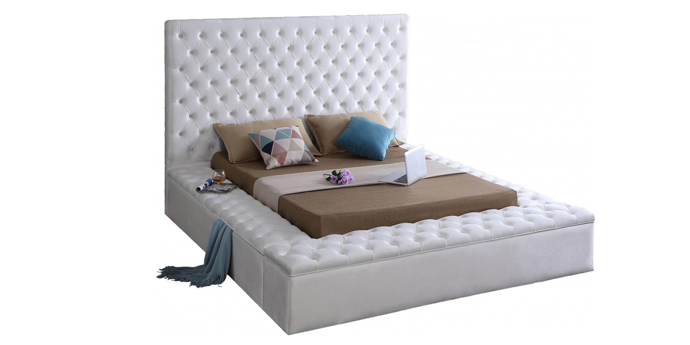 

    
White Velvet Tufted Storage Full Bed BLISS Meridian Contemporary Modern
