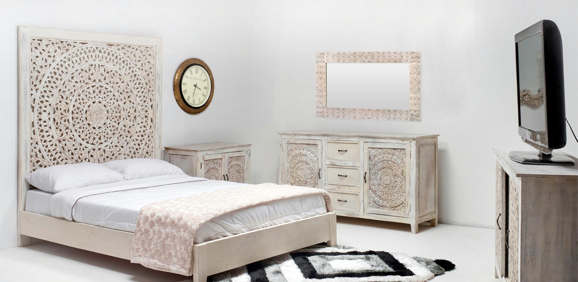 

    
White Wash Hand Carved Lace King Bedroom Set 3 UCS-6621 JAIPUR HOME Traditional
