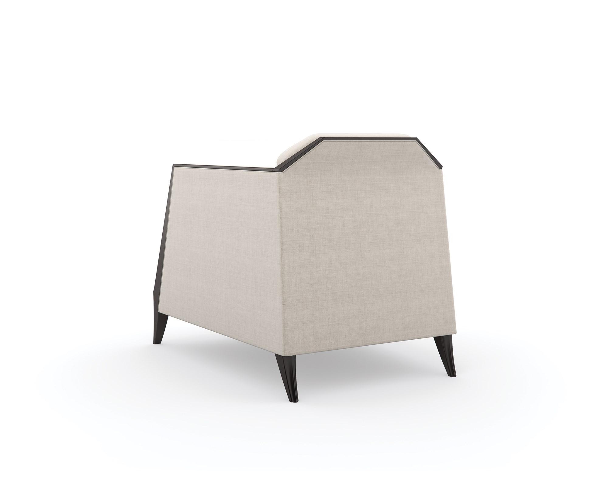 

    
Caracole OUTLINE SOFA / OUTLINE CHAIR Sofa Armchair Set Light Gray/Brown UPH-020-012-A-Set-3
